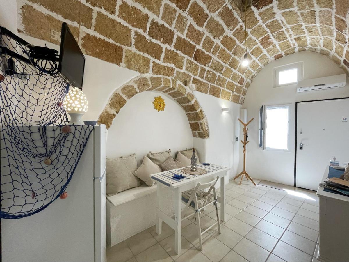 Mediterraneo House- Casa Nel Centro Storico Matino Exterior photo